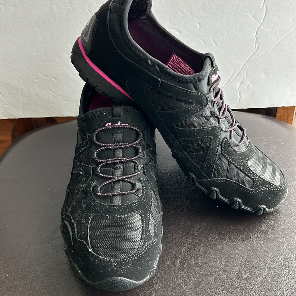 Skechers Women's Black Sneakers, dream come true black running shoes, size 8.5🌹